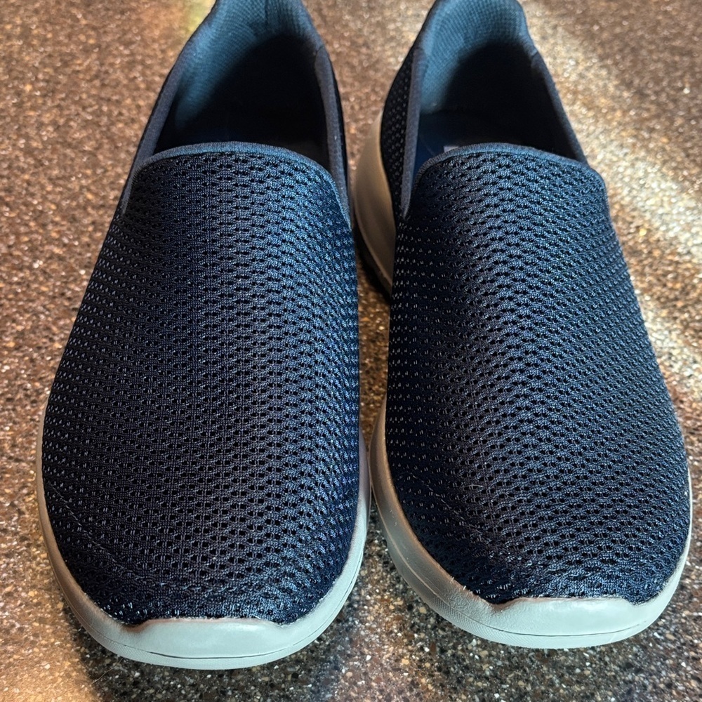 Skechers womens Dark Blue Slip-On sneakers
